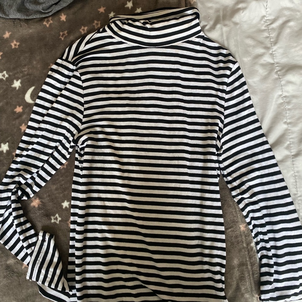 Striped turtle neck